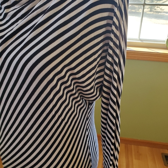 Michael Kors xs. Black and white long sleeve shirt - Picture 2 of 6